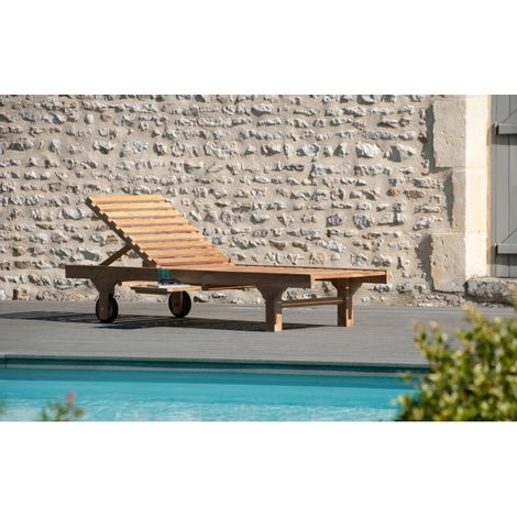 Macabane – Bain de soleil inclinable en teck brut avec roulettes – Dimensions 65 x 205 x 30 cm – Tablette rétractable pour livres et boissons (1/5)