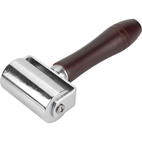 Rouleau de pression pour cuir 60 mm – Acier au carbone, bord collé – Outil professionnel maroquinerie et artisanat (1/5)