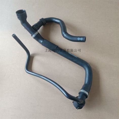 7N0122101AB and 7N0122101Q are suitable for the upper water tank hose of the Volkswagen Sharan SEAT 2.0T engine. (1/4)