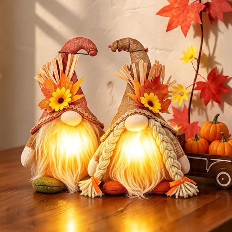 Herbstdeko Wichtel, 2 Stück Herbst Dekoration Wichtel mit LED Licht, Ahornblatt Sonnenblume Herbst Deko Plüsch Elfe Puppe, Leuchtende Plüsch Wichtel Figuren, Herbstdeko Figuren für Erntedankfest (1/5)