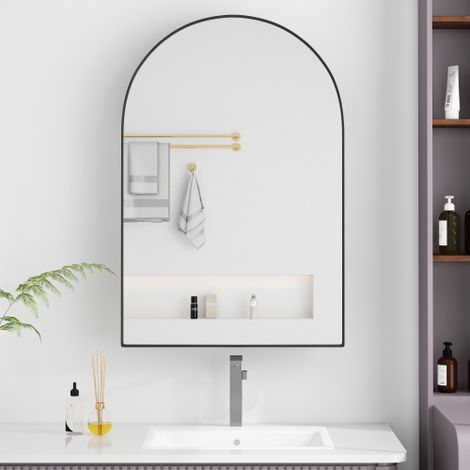 Elegante mobiletto a specchio ad arco con struttura in metallo nero, ripiani regolabili, installazione a parete o a incasso, ideale per il bagno.