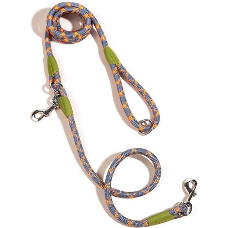 Questo guinzaglio è adatto a cani di taglia grande, media e piccola e facilita la corsa, le passeggiate e l'addestramento. È realizzato in nylon molto resistente. (1/5)