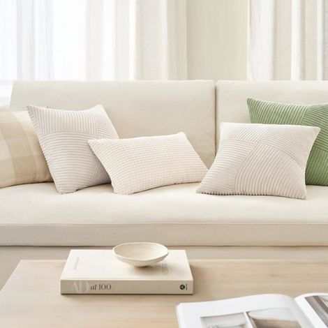 Housse Coussin 45x45 Crème Blanc en Velours Côtelé Super Doux, Lot de 2 Housse Coussin Canape Motif à Rayures Patchwork Decoration (1/5)