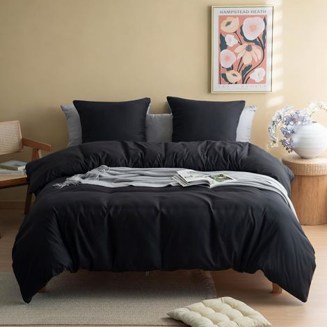 Parure de Lit 4 Pièces Housse de Couette 220x240cm + Drap Housse 140x190/200cm avec 2 taies d'oreillers 65x65cm Noir pour 2 Personnes Parure 120 Fils/cm² en Microfibre (1/5)