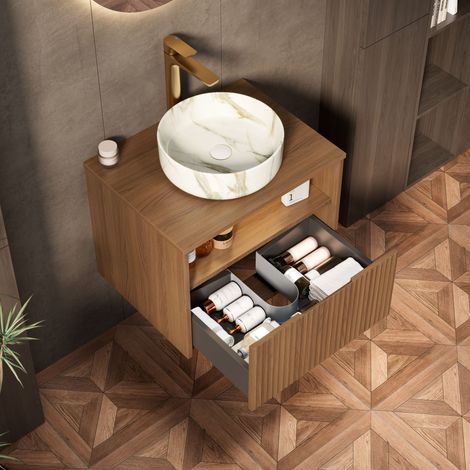 Meuble de salle de bain flottant 60 cm cuvette pierre céramique blanche. Tiroir et étagère avec lampe capteur, finition chêne brun