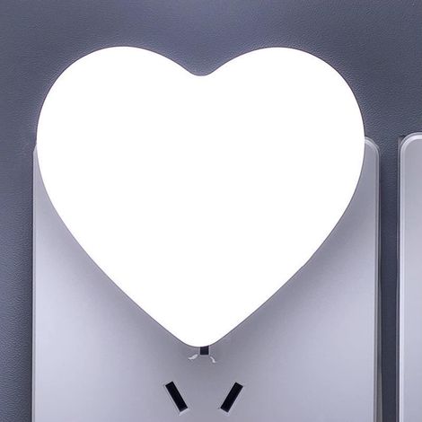 Veilleuse mignonne en forme de cœur avec capteur de luminosité, détecteur crépusculaire automatique, lumière blanche chaude douce, idéale pour la chambre, la salle de bain, le couloir et la cuisine. (1/5)