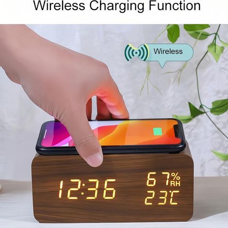 Digitaler Wecker aus Holz mit LED-Soundsteuerung, kabelloser Ladestation, Temperatur- und Feuchtigkeitsanzeige sowie einstellbarer Helligkeit für den Einsatz im Schlafzimmer und Homeoffice (braun).