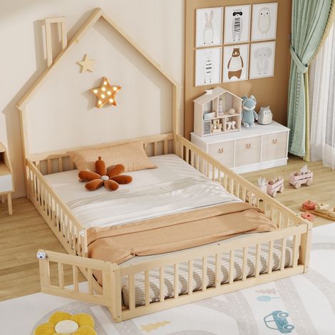Kinder-Hausbett 140 x 190 cm mit Lattenrost, Dach und Schornstein, Kiefer & MDF, Natur (1/5)