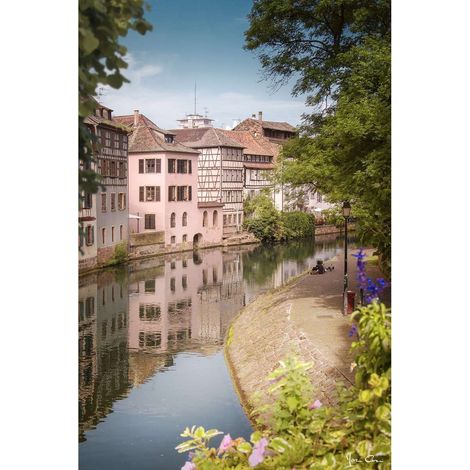 Tableau sur toile quai de l'Ill Strasbourg 45x65 cm - Impression sur Toile Murale Décorative - Image imprimée en HD sur Toile - Toile sur Châssis en Bois FSC - Fabriqué en France (1/5)