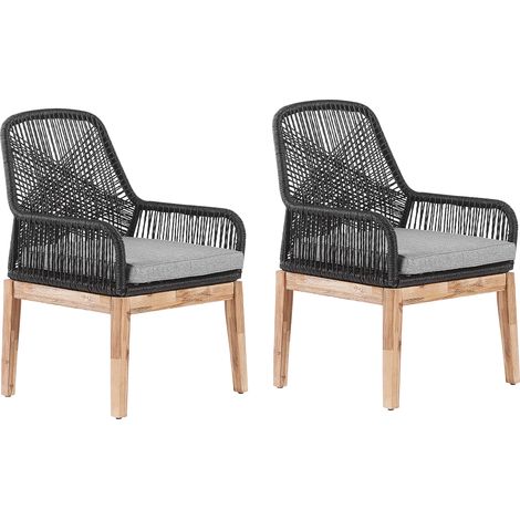 Conjunto 2 sillas de jardín negras al aire libre mimbre polipropileno estructura de acero patas de madera de acacia comedor diseño moderno Olbia