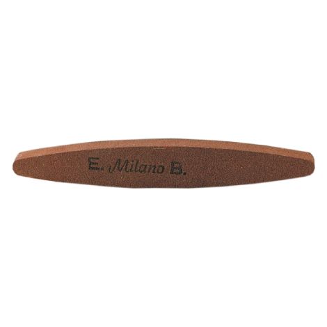 La pierre a' aiguiser en corindon rouge Milano aiguise les outils