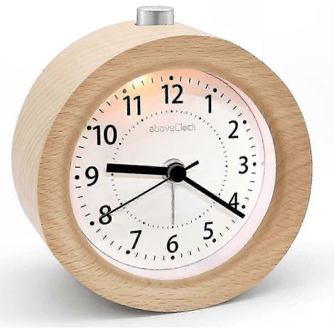 Réveil silencieux en bois avec fonction snooze, veilleuse et alimentation par piles. (1/5)