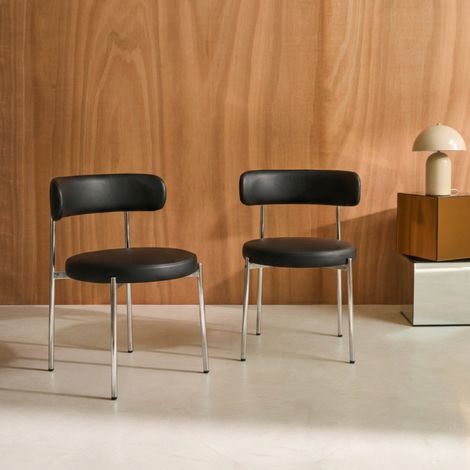 sweeek - Lot de 2 chaises rondes vintage acier chromé et simili cuir noir - Lola (1/4)