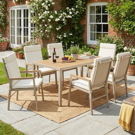 Ensemble repas jardin 6 personnes fer galvanisé plateau bois plastique,association de couleurs kaki et beige sobre.