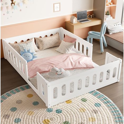 Letto a piattaforma per bambini 140x200 cm con barriera semichiusa, legno massello e MDF, bianco, struttura bassa (1/5)