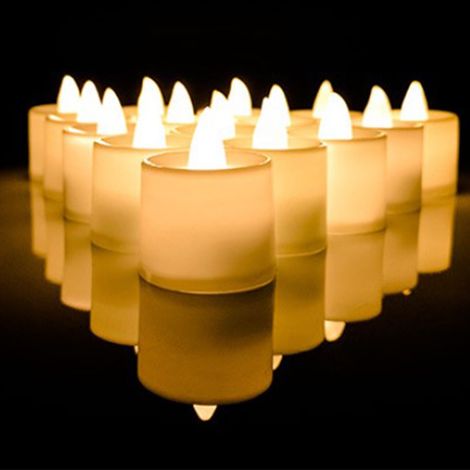 Lot de 24 bougies chauffe-plat sans flamme, lumière blanc chaud, LED à piles, pour décoration de chambre ou de mariage (blanc). (1/5)