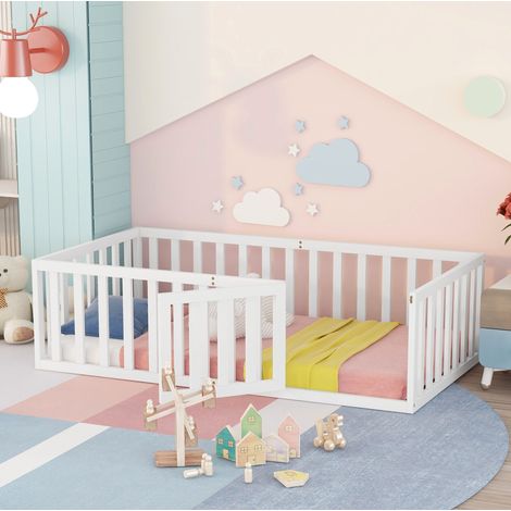 Lit au sol enfant style moderne en bois blanc 90x200 cm avec barrière et petite porte (1/5)