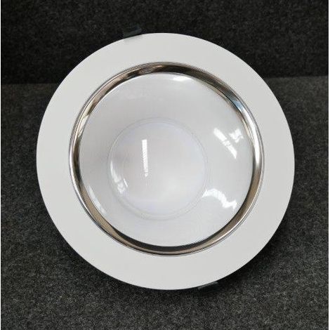Spot encastre LED 25W blanc fixe Ø 228x98mm CCT reglable 3000-4000-5700K 2300-2500lm 230V étanche IP54 HURRICANE Trajectoire (1/4)