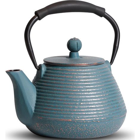 Théière en fonte de 940 ml - Passe sur la cuisinière - Avec infuseur pour thé et café - Théière japonaise fabriquée à la main avec intérieur émaillé - Poignée en silicone - Bleu - 950 ml (1/5)