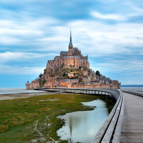 Tableau sur toile Mont-Saint-Michel 90x90 cm - Impression sur Toile Murale Décorative - Image imprimée en HD sur Toile - Toile sur Châssis en Bois FSC - Fabriqué en France (1/4)