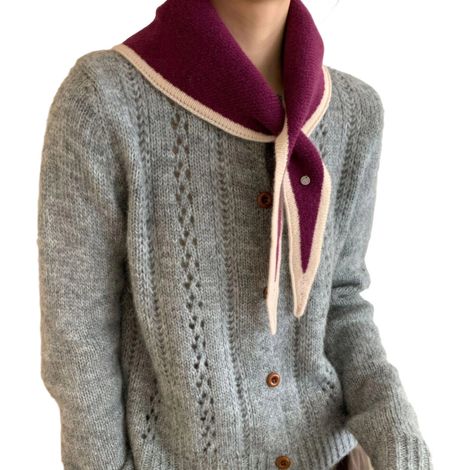 Sciarpa triangolare lavorata a maglia in misto lana, - Viola