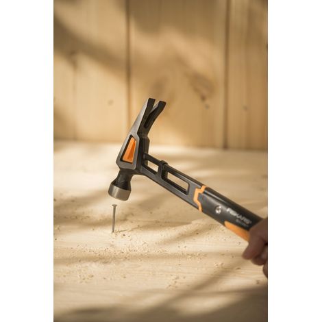 Fiskars - IsoCore Finishing Hammer - M - 16oz/13.5 inches
