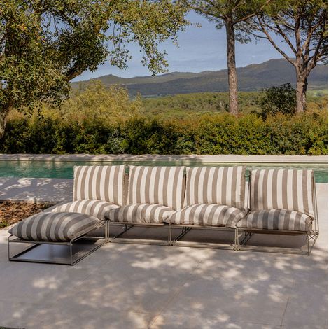 Divano modulare da giardino 4 pezzi con pouf convertibile Amaro SKLUM (1/5)