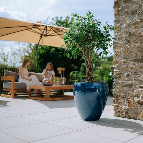 Pot grande taille d'extérieur LAFONTAINE 50x51cm bleu outremer, fait main en terre cuite émaillée, résistant au gel (1/5)