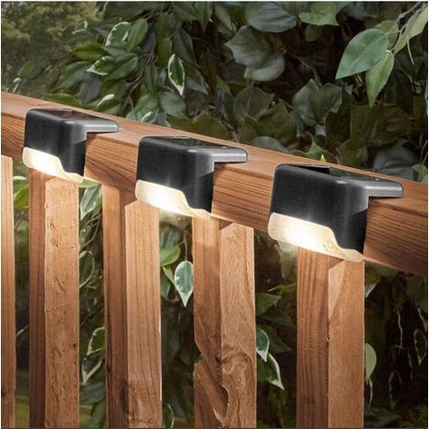 Set di 4 luci solari per esterni, ideali per terrazze, verande, scale, muri, giardini, patii e piscine (luce bianca calda). (1/5)