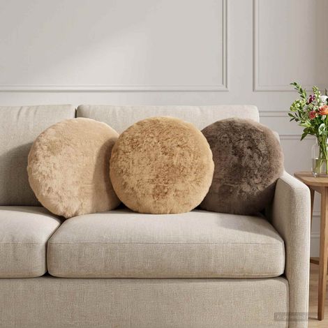 vidaXL Cushion Cover 6 pcs HEERLEN Light Brown 脴 30 cm Faux Rabbit Fur (1/5)