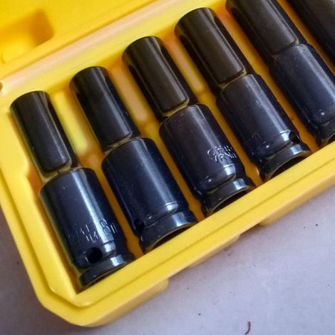 Satz mit 10 1/2"-Druckluft-Steckschlüsseln, Chrom-Vanadium-Stahl, 6-kant, für Schlagschrauber, gelber Koffer (1/5)