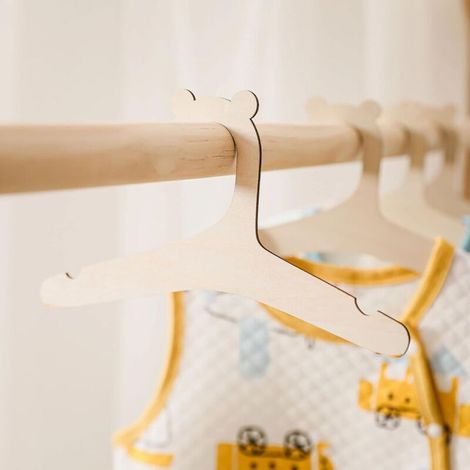 Cintres en bois pour enfants de 20 pièces, cintres de placard pour chambre de bébé de 9 pouces, cintres mignons en bois antidérapants pour bébés en bas âge, cintre en bois pour enfants