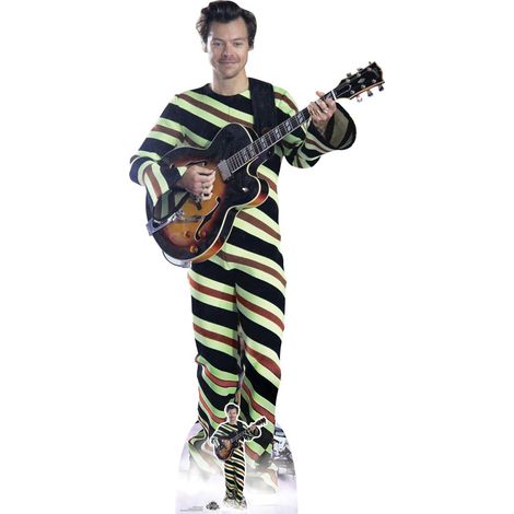 Figurine en carton Harry Styles tout sourire avec sa guitare - Chanteur Britannique - Haut 185 cm (1/5)
