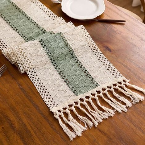 Fond blanc avec touches de vert, 30 x 260 cm Chemin de table en coton et lin à blocs de couleur, orné de pompons ajourés noués, longue nappe décorative pour meuble TV de salon, table basse, set de tab (1/5)