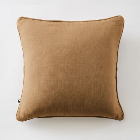 Coussin déhoussable 45 × 45 cm – Gaze de coton unie GAÏA – Passepoil & Zip Camel (1/3)