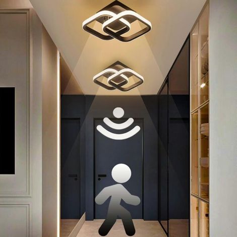 Plafonnier LED avec détecteur de mouvement intégré, 22 watts, lumière blanc chaud, dimensions : 24 × 20 × 9 cm, convient aux couloirs, garages et salles de bains. Vendu séparément. (1/5)