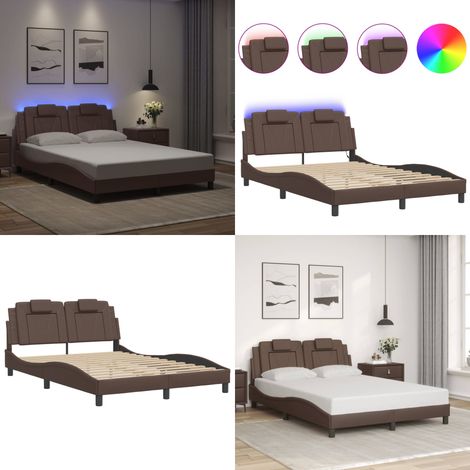 Cadre de lit avec LED sans matelas marron 140x190 cm - Lit Plateforme - Lit Design - Lit Avec Rangement - Tête De Lit Capitonnée - Luminaire Intégré - Home & Living (1/5)