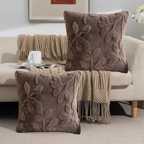 Kissenbezüge 45 x 45 cm, 2er-Set, Landhausstil, cremeweiß, Eukalyptusblattmuster, weich und flauschig, aus Jacquard-Kunstfell, fürs Schlafzimmer (1/4)
