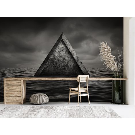 Papier peint nature - pyramide abstraite sur une mer sombre - 150 x 250 cm (1/2)