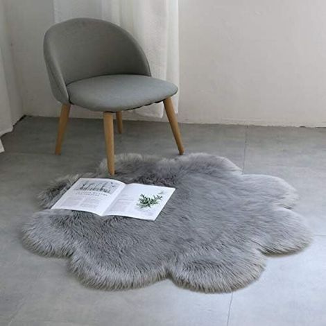 Tapis en fausse peau de mouton synthétique 45 x 45 cm, imitation polaire, doux et moelleux, à poils longs, pour chaise ou canapé, gris. (1/3)