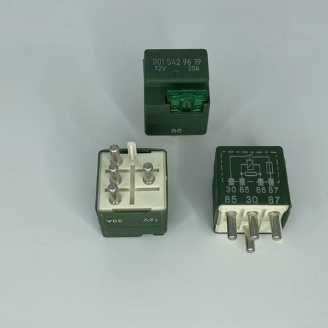 Relais V30710038 Mercedes-Benz SsangYong 899886000 Kraftstoffpumpenrelais Mercedes-Benz 0015429619