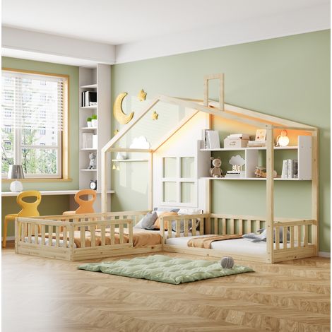 Letto per bambini a casetta in legno massello 90x200 cm, legno naturale/bianco, con LED, scaffali, sponde di sicurezza e rete a doghe