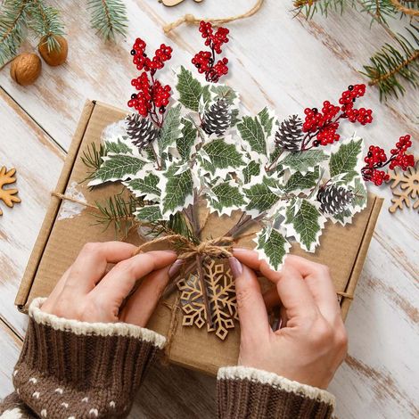 Guirlande De Baies Rouges - Décoration Artificielle Pour Noël - Bouquet De Feuilles Et Baies En Plastique - Usage Intérieur Extérieur - 1 Pièce (1/5)