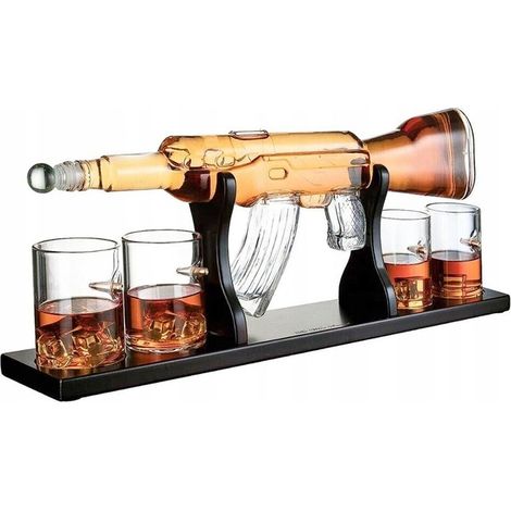 Set da whisky con caraffa Kalashnikov, fucile AK-47 e pistola, 4 bicchieri e cubetti.
