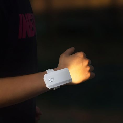 LED-Handgelenklampe – 3 Farbtemperaturen, 360° verstellbar, geeignet für Radfahren, Spazierengehen, Angeln und Lesen bei Nacht (1/5)