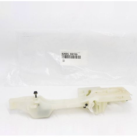 82665D9700 est un support pour la poignée extérieure de la porte avant droite de la version Kia Sport, 2017-2022. (1/4)