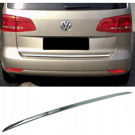VW Touran II 1T3 10 - Garniture chromée sur le hayon (1/5)