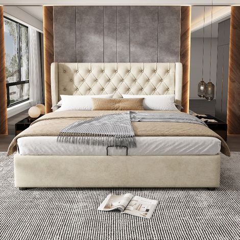Polsterbett 180x200 beige mit Stauraum und Lattenrost, Doppelbett aus Samt im Chesterfield-Stil mit Ohrenkopfteil, hydraulisch aufklappbar (1/5)