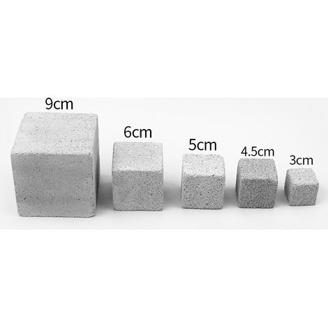 Pierre à aiguiser pour petits animaux - Pierre de lave 4,5 x 4,5 x 4,5 cm - Aiguise les dents des animaux - Lisse les griffes - Apporte du calcium à leur alimentation - Jouet à mâcher pour lapins, chi