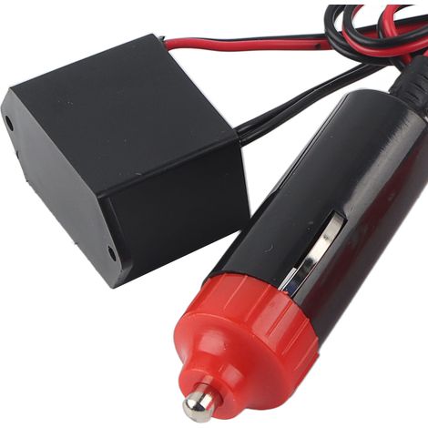 4 Meter langer LED-Lichtstreifen mit EL-Kanten zur Fahrzeugmodifikation, Stromversorgung über den Zigarettenanzünder, sorgt für eine rosafarbene Ambientebeleuchtung im Innenraum. (1/5)